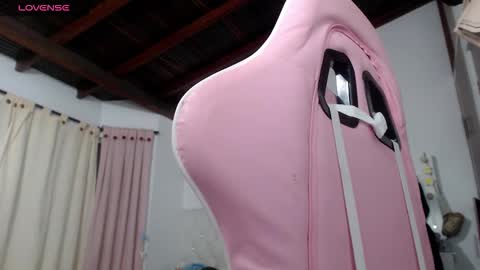 sharlotte_milk24 online show from March 2, 2026, 5:19 am