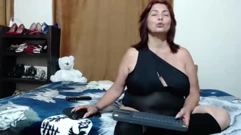 Snapshot of sharon_stonne_66 chatting on October 16, 2025, 11:55 am S H A R O N online show from October 16, 2025, 11:55 am