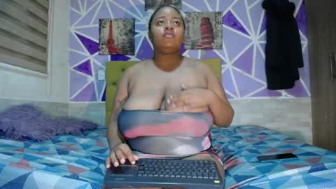 Snapshot of sharonx_morex chatting on May 17, 2026, 6:11 am sharonx_morex online show from May 17, 2026, 6:11 am