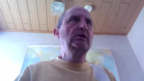 Snapshot of sharpshoder chatting on April 25, 2026, 12:52 pm Peter online show from April 25, 2026, 12:52 pm