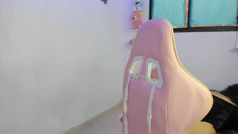 loraine online show from November 5, 2025, 9:26 pm