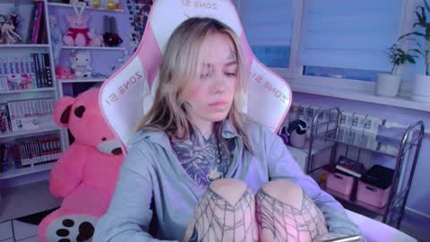 Snapshot of shaydaanka chatting on November 29, 2025, 1:03 pm Katrin online show from November 29, 2025, 1:03 pm