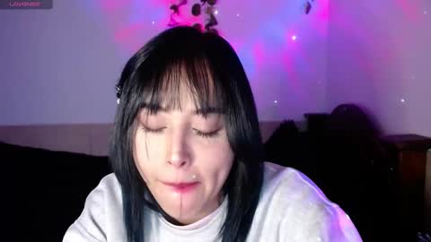 Shayla 3 online show from September 29, 2025, 8:46 pm