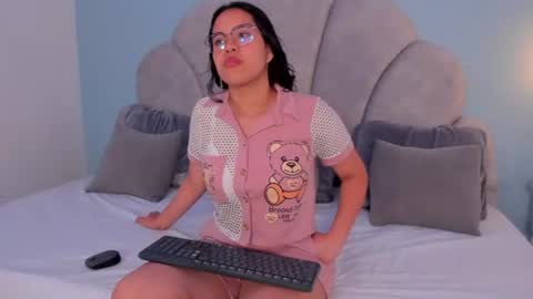 shayra_alina online show from June 14, 2026, 1:13 pm
