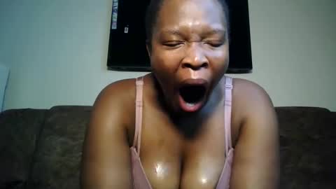 Snapshot of shazliz chatting on February 15, 2026, 5:48 am shazliz online show from February 15, 2026, 5:48 am