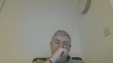 Snapshot of she52 chatting on January 2, 2025, 8:06 am she52 online show from January 2, 2025, 8:06 am