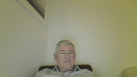Snapshot of she52 chatting on November 17, 2025, 7:08 pm she52 online show from November 17, 2025, 7:08 pm