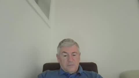 Snapshot of she52 chatting on December 1, 2025, 8:52 am she52 online show from December 1, 2025, 8:52 am