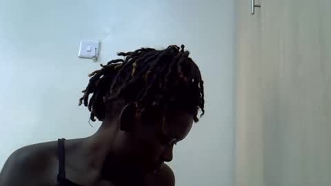 shees_sweet online show from May 12, 2026, 1:08 pm