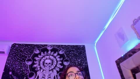 Snapshot of sheeylaroee chatting on December 21, 2024, 5:47 am Heidy online show from December 21, 2024, 5:47 am