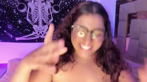 Snapshot of sheeylaroee chatting on March 8, 2025, 7:05 am Heidy online show from March 8, 2025, 7:05 am