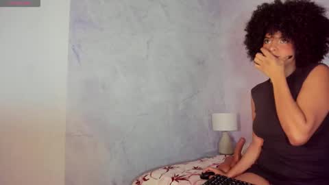 sheeylopez online show from November 30, 2025, 3:10 am