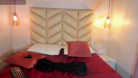 sheeylopez online show from December 4, 2025, 1:26 am