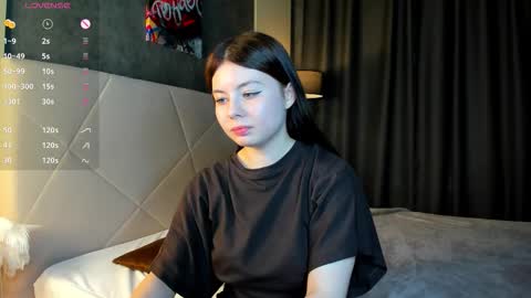 Amely online show from November 11, 2025, 9:20 am