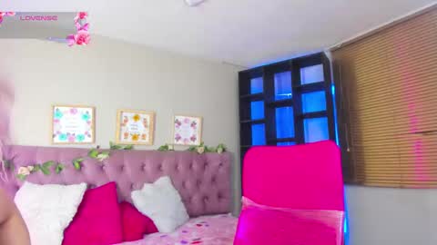 Snapshot of shelby_carson chatting on September 23, 2025, 1:25 pm Shelby cute online show from September 23, 2025, 1:25 pm