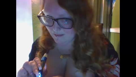 Snapshot of shelbyannn chatting on December 22, 2024, 3:33 am Red online show from December 22, 2024, 3:33 am
