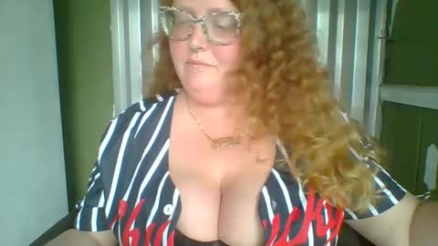Snapshot of shelbyannn chatting on September 13, 2025, 7:35 pm Red online show from September 13, 2025, 7:35 pm