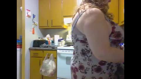 Snapshot of shelbyannn chatting on November 27, 2025, 4:25 am Red online show from November 27, 2025, 4:25 am