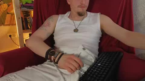 Snapshot of shelbytruck chatting on September 25, 2025, 9:51 pm Vincente online show from September 25, 2025, 9:51 pm