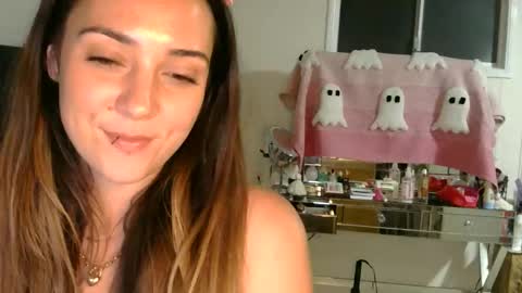 Snapshot of shelikesrbs chatting on November 11, 2025, 12:27 pm Rbgirl online show from November 11, 2025, 12:27 pm