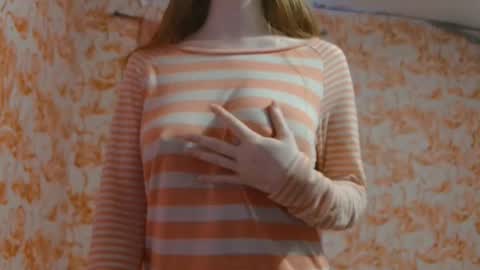 Snapshot of shelikessoymilk chatting on October 26, 2025, 6:58 pm Erika online show from October 26, 2025, 6:58 pm