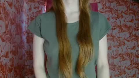 Erika online show from June 17, 2026, 4:52 pm