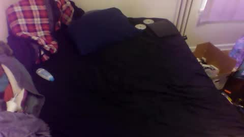 Snapshot of shellbulletburst chatting on February 7, 2026, 8:01 pm caught up in you online show from February 7, 2026, 8:01 pm