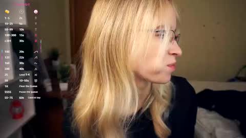 Snapshot of shelleybuss chatting on October 22, 2025, 3:12 pm Shelley night Tate day online show from October 22, 2025, 3:12 pm