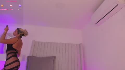 shelynna_azzul online show from June 20, 2026, 1:03 pm