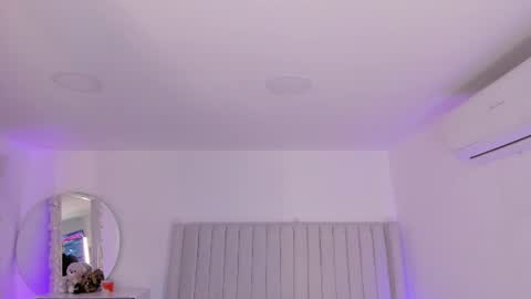 shelynna_azzul online show from July 10, 2026, 11:57 am