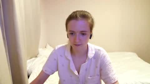 Snapshot of shereefuehrer chatting on September 15, 2025, 5:35 pm Jolyn online show from September 15, 2025, 5:35 pm