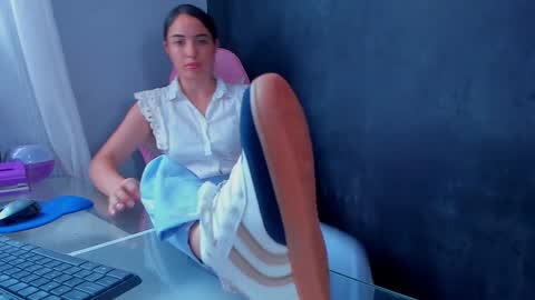 Snapshot of sherilkwang_ chatting on February 9, 2025, 4:07 pm .. Sherilk .. online show from February 9, 2025, 4:07 pm