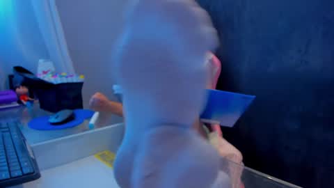 Snapshot of sherilkwang_ chatting on February 18, 2025, 4:05 pm .. Sherilk .. online show from February 18, 2025, 4:05 pm