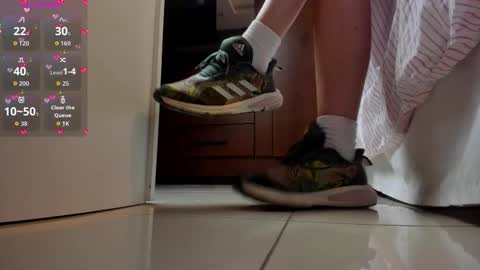 Snapshot of sherilkwang_ chatting on October 22, 2025, 12:33 am .. Sherilk .. online show from October 22, 2025, 12:33 am