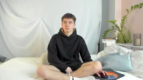 Max online show from February 18, 2026, 7:10 pm