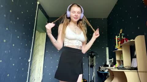Kaayy online show from May 14, 2026, 8:21 am
