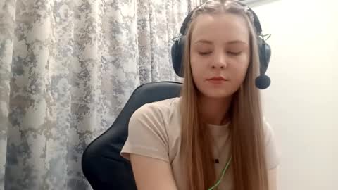 Snapshot of sherrylkeep chatting on November 27, 2025, 6:15 am Lisa online show from November 27, 2025, 6:15 am