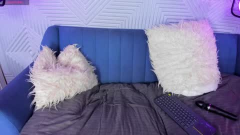 mia online show from February 7, 2025, 2:15 pm