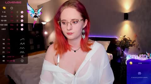 Snapshot of sheslinki chatting on December 2, 2024, 12:07 pm Hello guys my name is Aemilia online show from December 2, 2024, 12:07 pm