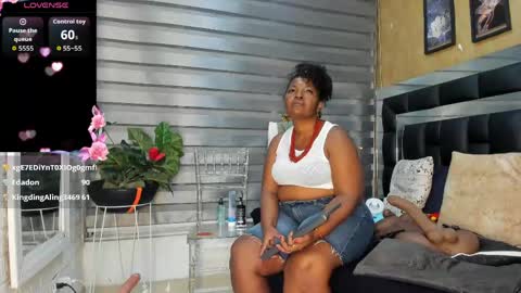 Snapshot of sheyla__ebony chatting on June 9, 2026, 12:11 am sheyla__ebony online show from June 9, 2026, 12:11 am