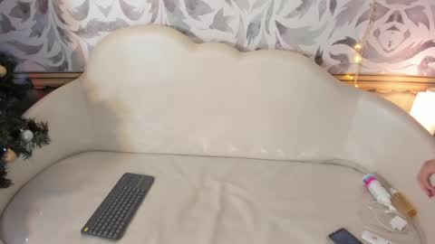 Snapshot of sheyla_sweet19 chatting on December 31, 2024, 9:28 pm Sheyla online show from December 31, 2024, 9:28 pm