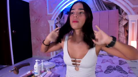 Snapshot of sheyla_sweet19 chatting on January 11, 2025, 7:38 pm Sheyla online show from January 11, 2025, 7:38 pm