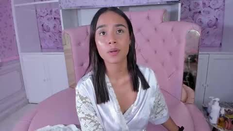 Snapshot of sheyla_sweet19 chatting on January 14, 2025, 12:22 am Sheyla online show from January 14, 2025, 12:22 am