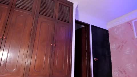 Snapshot of sheyla_sweet19 chatting on March 6, 2025, 3:13 pm Sheyla online show from March 6, 2025, 3:13 pm