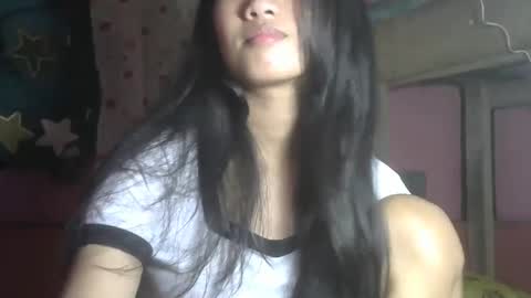 shimmering_kate online show from December 11, 2024, 3:13 am