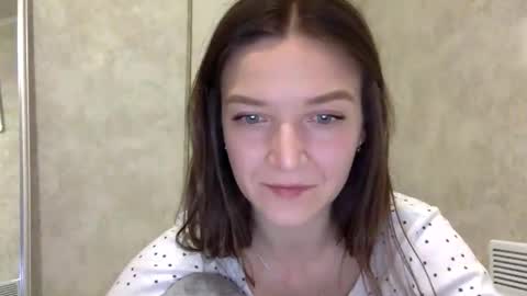 Jesica online show from April 26, 2026, 5:43 pm