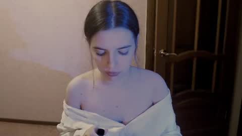 shiraha___rafieru online show from September 10, 2025, 9:37 pm