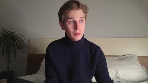 Snapshot of shirizo chatting on September 23, 2025, 9:29 pm Matthew online show from September 23, 2025, 9:29 pm