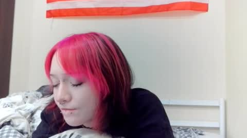 Luna online show from February 17, 2026, 8:04 pm