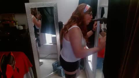 Snapshot of shirleyjo chatting on June 3, 2026, 9:09 pm sarah online show from June 3, 2026, 9:09 pm